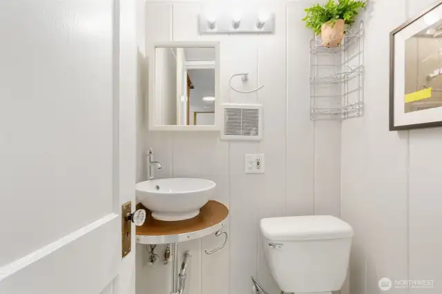 Downstairs half-bath (bathtub is off one of the BRs)