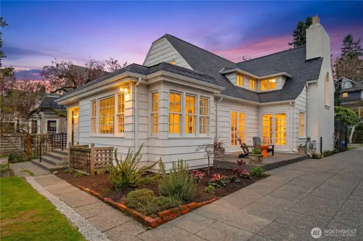 Timeless and elegant, this rare opportunity on coveted Federal Ave E comes at an exceptional entry-level price. Ready for the next owners to make it their own!