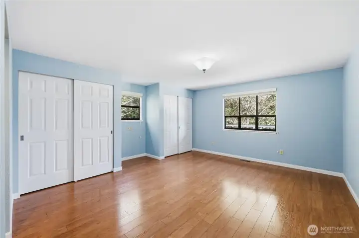 Second en suite bedroom, also with 'dueling closets.