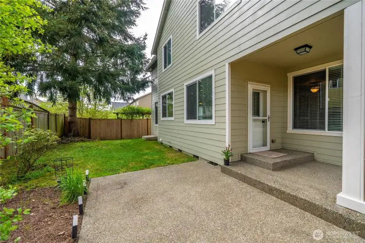 Nice,covered back patio to keep patio furniture and BBQ dry in case of rain