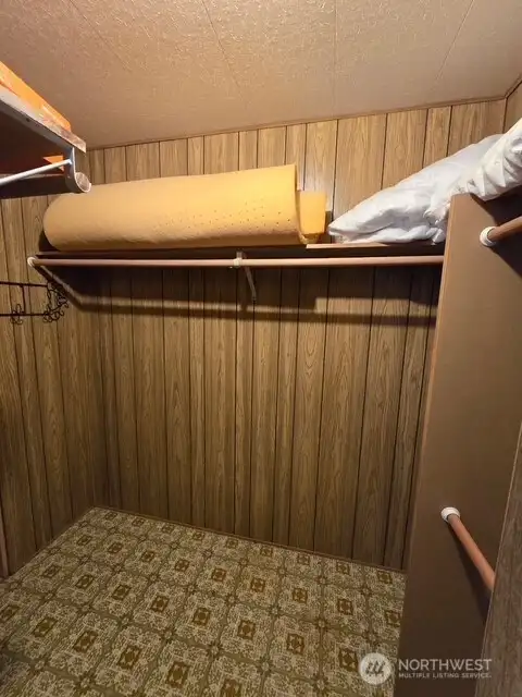 Primary Walk-in-closet