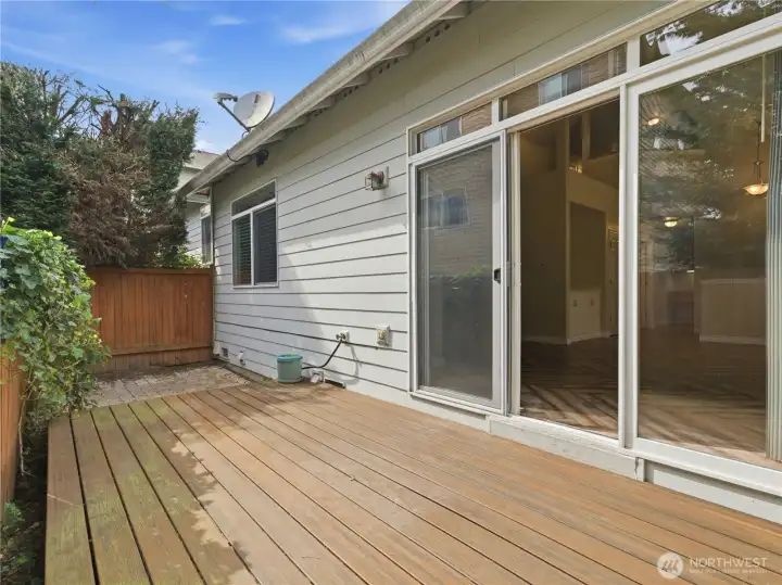 Fully. fenced backyard face to South