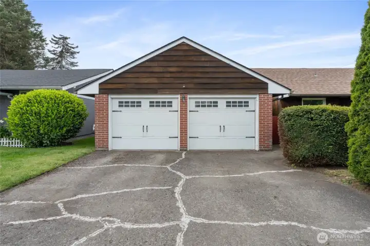 Detached 2 Car Garage