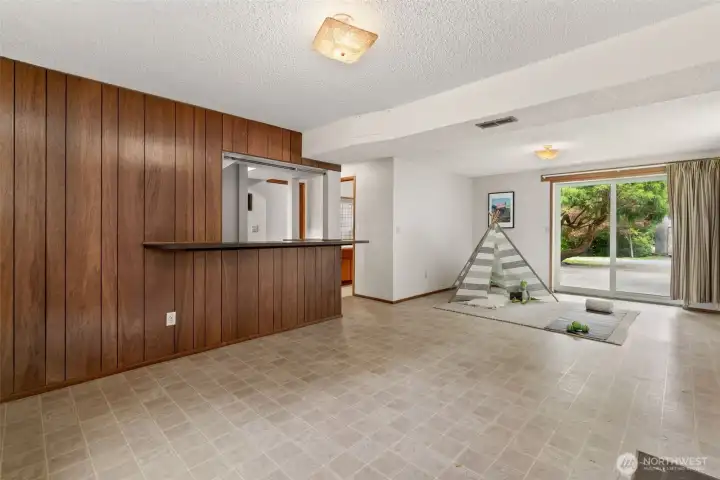 Large rec room - lots of possibilities.