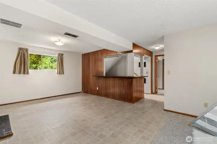 Built-in entertaining bar.