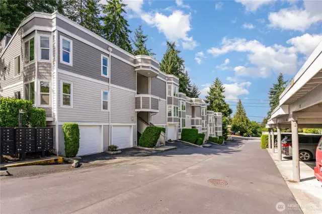 Updated condo in heart of Factoria