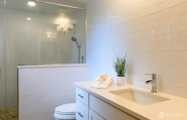 Spacious tile master bath & walk in closet
