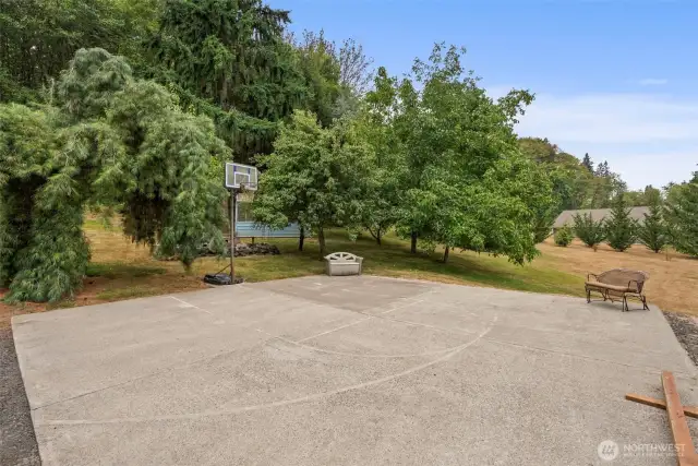 Sport Court.