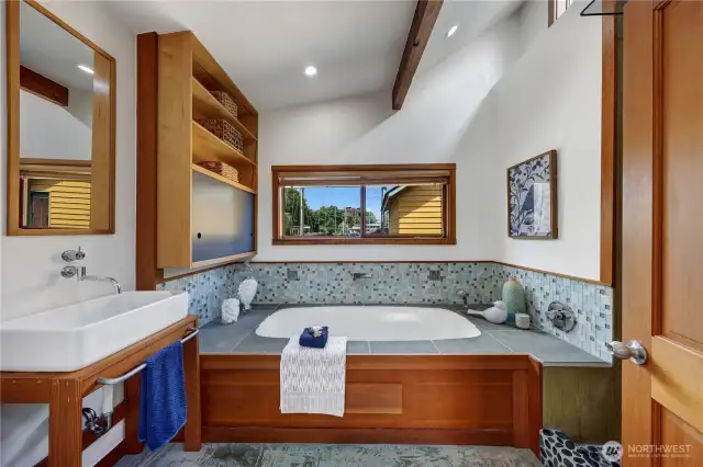 Upstairs full bath