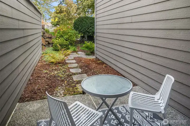 Enjoy the privacy for your morning coffee or evening relaxation!