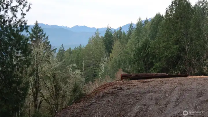 Nice open area to relax and enjoy the view. go camping etc.