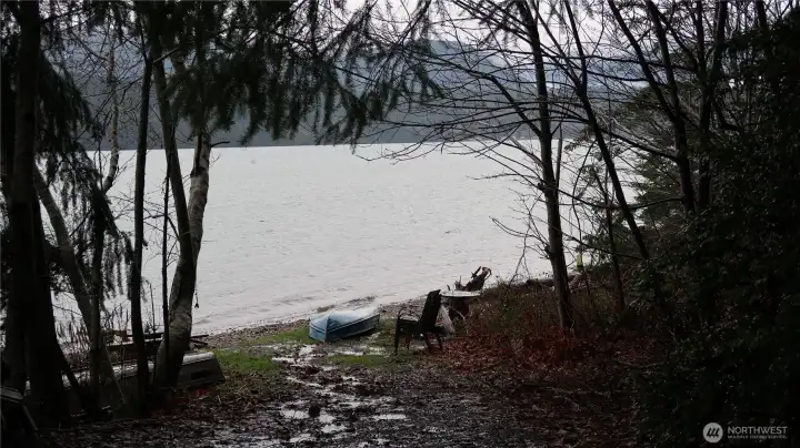 Great place to bring you boat and enjoy the private community beach access to all Capstan Rock owners.