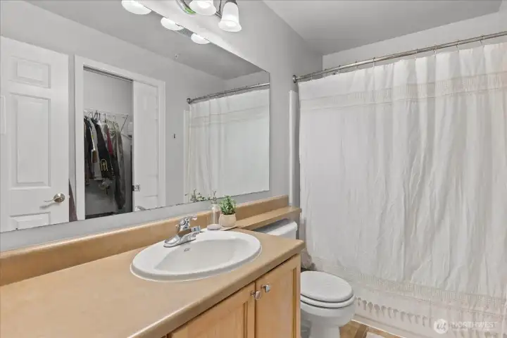 Primary en-suite bathroom.