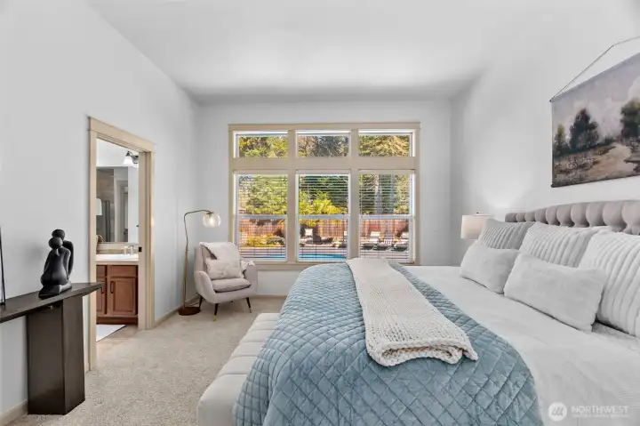 Main floor primary ensuite