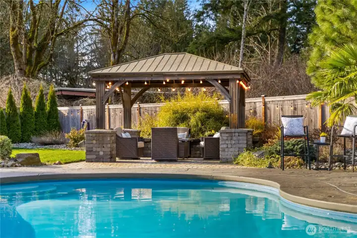 2 cabanas for relaxation