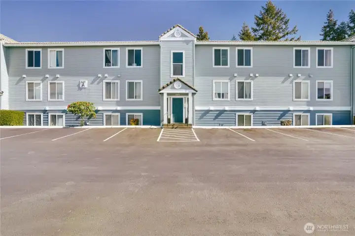 Secure with gates on both entrances, Narrows East provides the security and convenient location that you've been waiting for.  Build your own equity in this suite with lower dues and ample guest parking.