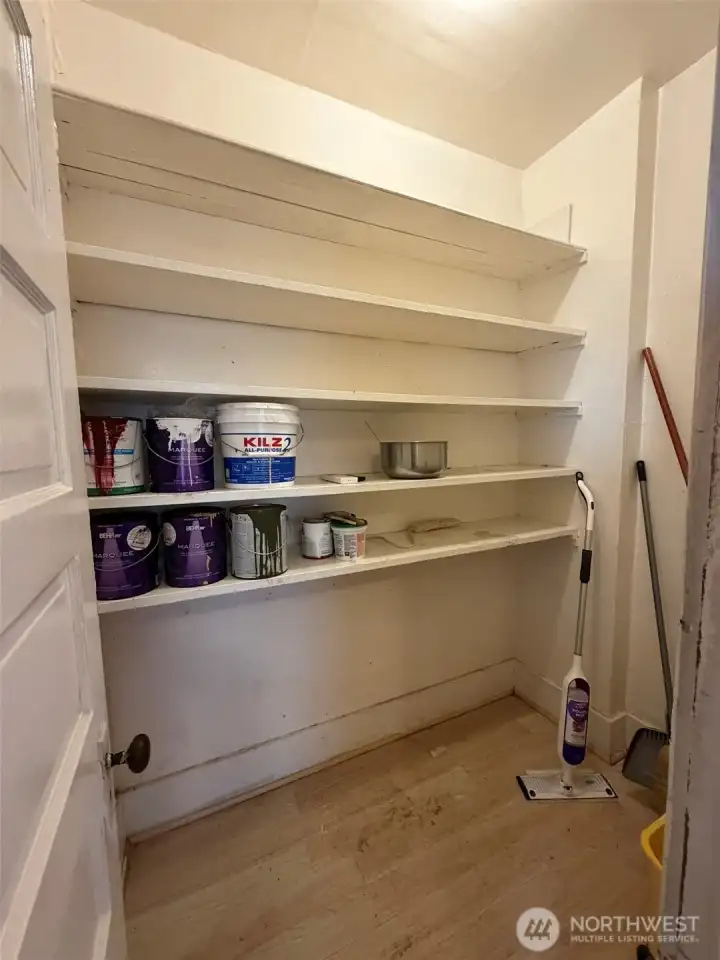 Walk-in Pantry