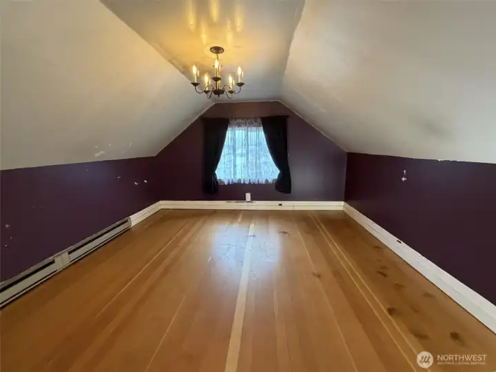 Larger upper bedroom