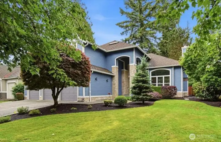 Beautiful 5 bedroom, 3 bath home in desirable The Parks. Home is close to walking trails, the golf course and amenities. Home boasts a 3 car garage. Beautiful 5 bedroom, 3 bath home in desirable The Parks. Home is close to walking trails, the golf course and amenities. Home boasts a 3 car garage.