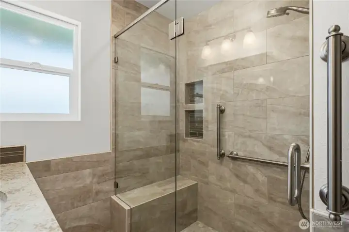 Primary ensuite bathroom - main floor.