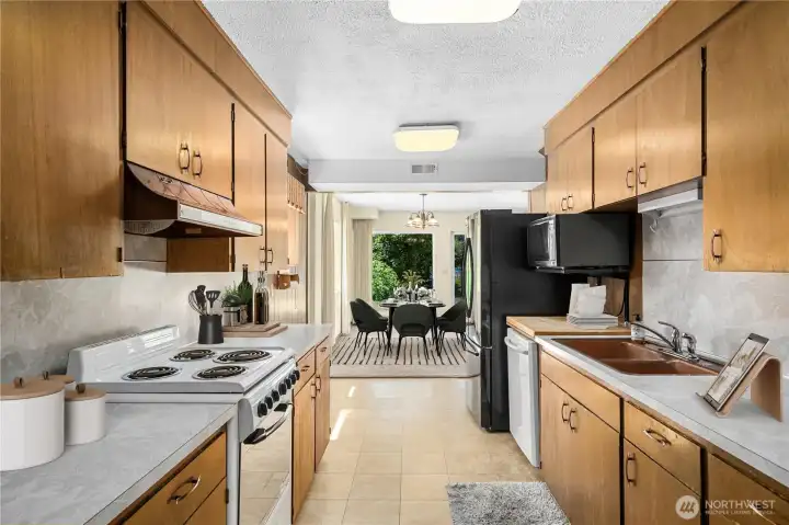 Lower level kitchen and dining area with seperate entrance.
