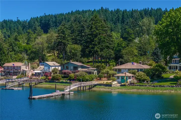 155 ft dock perfect for watercraft enthusiasts.