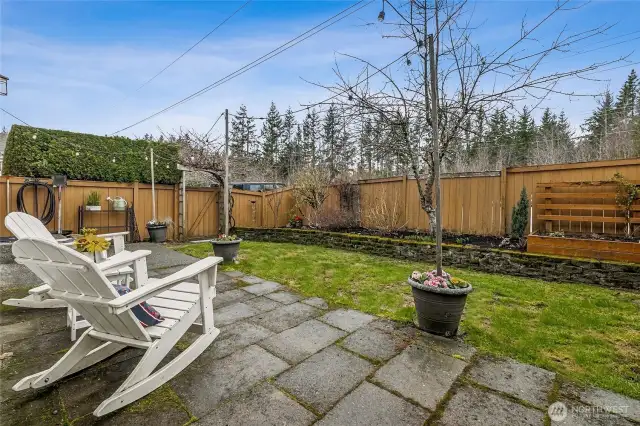 Fully fenced yard!