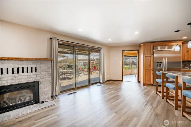 Breakfast Nook with fireplace