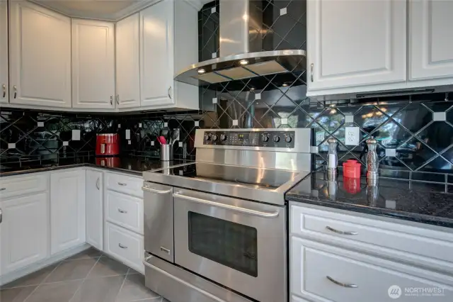 Kitchen Main Level