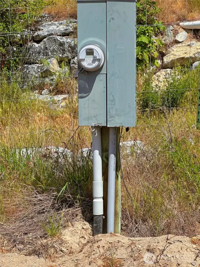 Okanogan PUD meter installed on upper tier