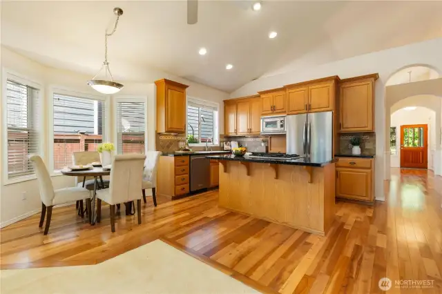 Breakfast space with open kitchen