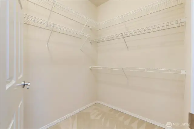 2 walk in closets primary bed