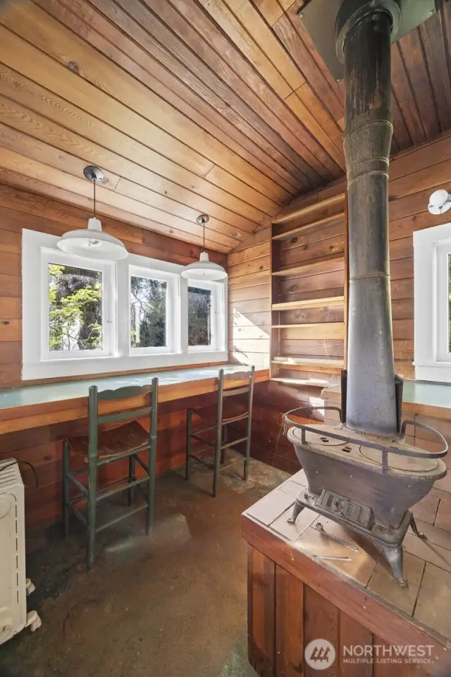Detached cabin