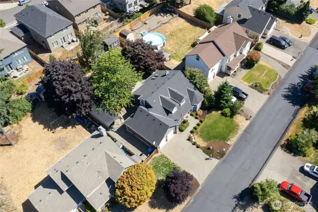 Pristine neighborhood with friendly neighbors.