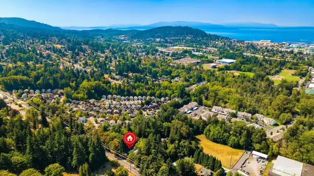 5 minutes to downtown Bellingham and the waterfront