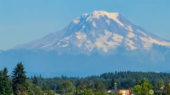 Mt Rainier and beautiful sunrise views