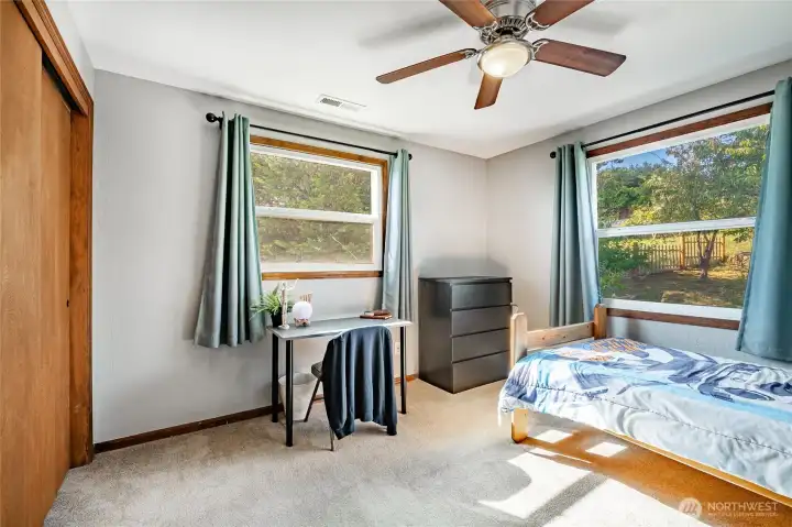 4th upper bedroom