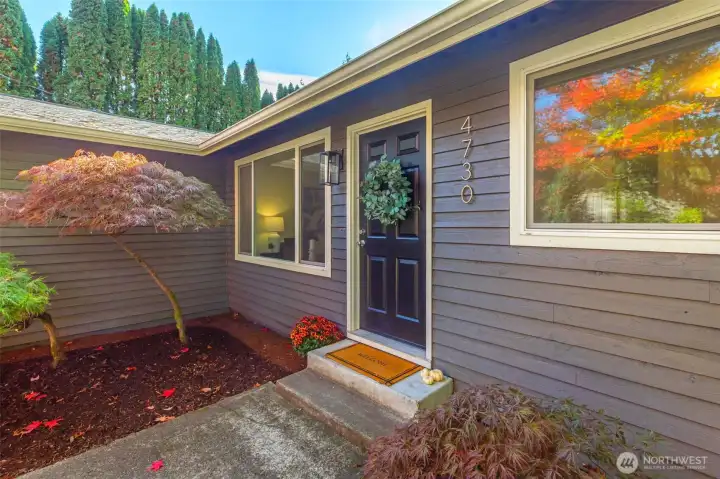 Fresh exterior paint (2023), roof installed in 2019.