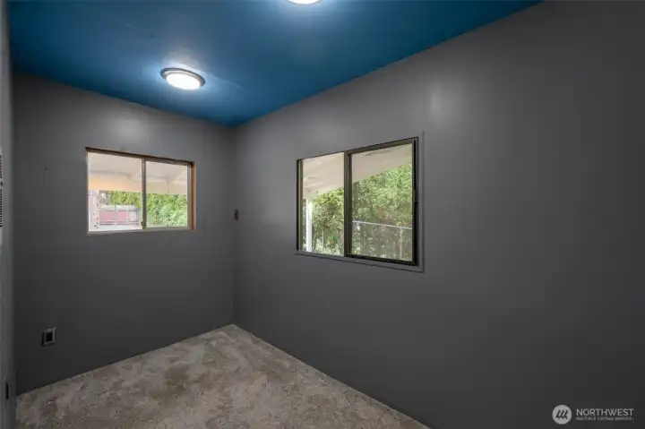 Barn office space, cozy & quiet for a work-from-home setting.