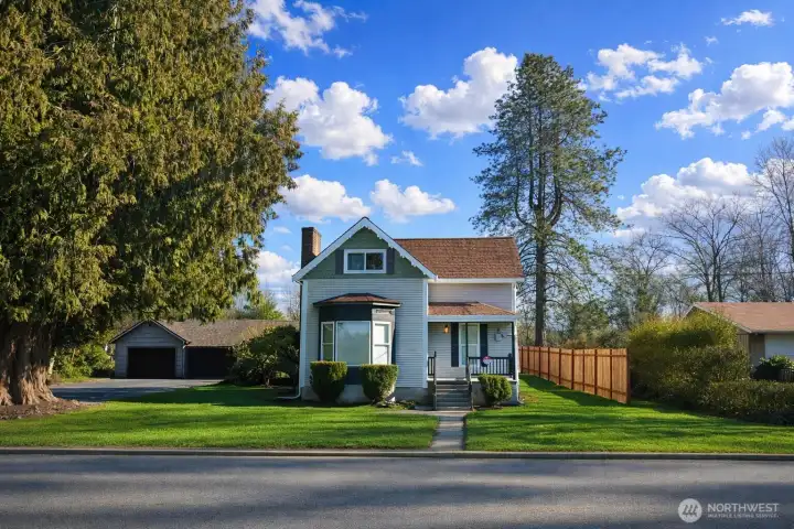 Country living but close to everything Centralia has to offer.