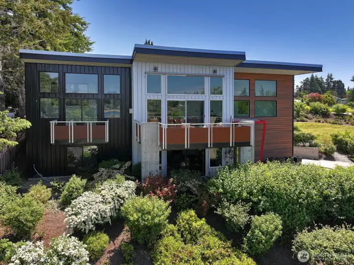 Curb appeal! Curb appeal!