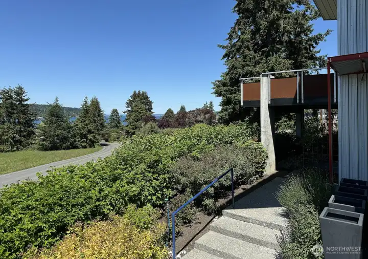 Staircase to the front door. Staircase to the front door.