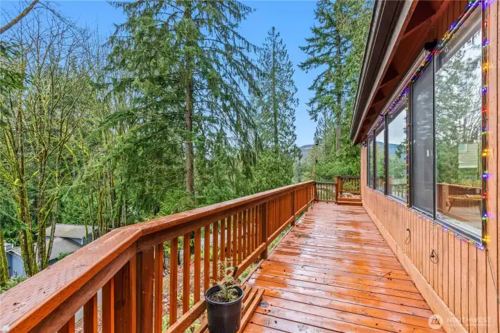 Plenty of deck space for furniture & entertaining