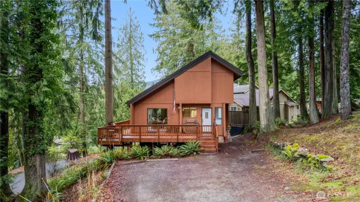 Spacious, flat driveway