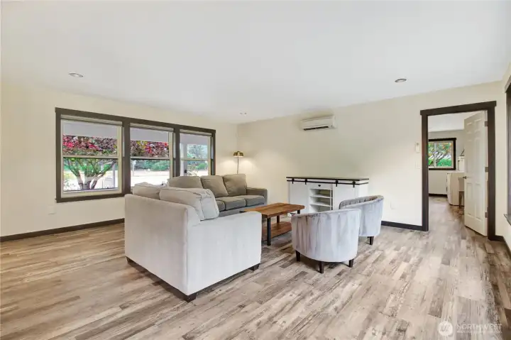 enty to the utility room and storage space!