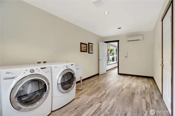 This could easily be a swing style space with the removal of the washer and dryer! There is a spare set used in the garage!