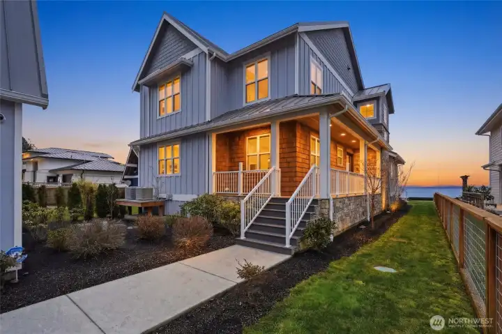 Enjoy the quintessential island lifestyle; the beach, views, well integrated indoor/outdoor spaces and a home built for it!