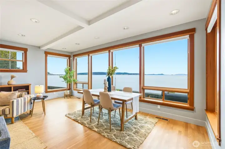 Stunning unobstructed views as far as the eye can see. Always fascinating no matter the weather.