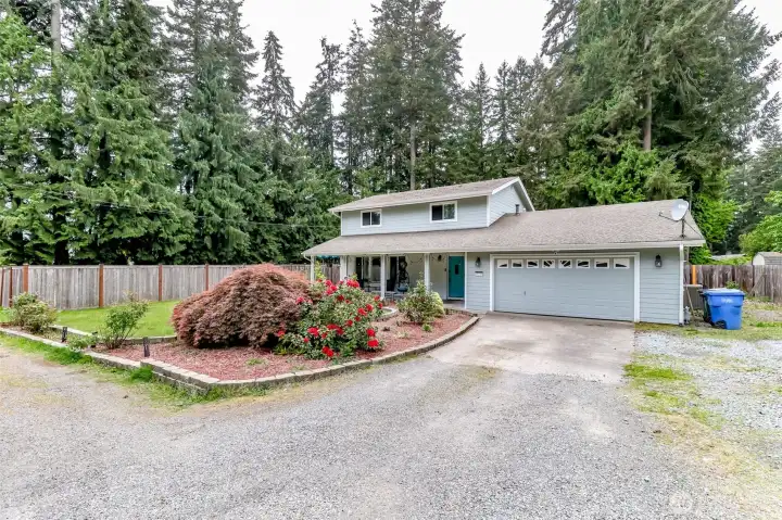 No HOA, lots of parking on this large lot which is fully landscaped and fenced in the back with two side gates! No HOA, lots of parking on this large lot which is fully landscaped and fenced in the back with two side gates!