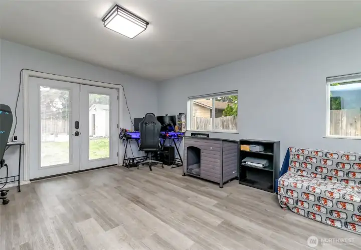 Notice the newer light fixtures and the double paned windows! Notice the newer light fixtures and the double paned windows!